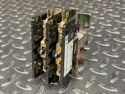 GE General Electric CR353CC3AH1AB Compact Contactor Definite Purpose - Unused