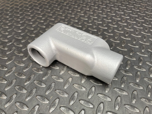 Appleton APP LB47 1-1/4" Grayloy FM7 Conduit Body -Unused