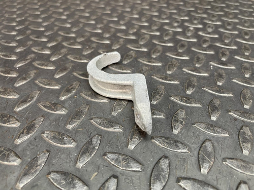 Box of 25 Thomas & Betts 1279 1-1/4" Pipe Straps for Rigid Conduit - Unused