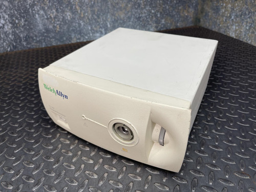 Welch Allyn CL 300 Surgical Illuminator Ref 90123 Wlch Allyn CL300
