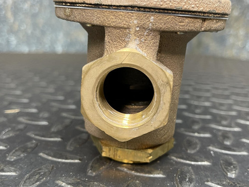 Watts Regulator Co. 3/4 inch U5B, 5M3 Water Reducing Valve and Strainer - Unused