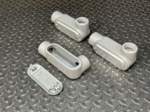 Lot of 3 Appleton LR37, 1", 0-Z/Gedney FM7 Form 7 Conduit Body w/ Cover - Unused Appleton