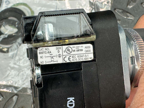 Allen Bradley 800T-QAH2G Push Button Switch, Momentary, 800T - Fast delivery from Obtainium Science & Industry Surplus - obtainsurplus.com