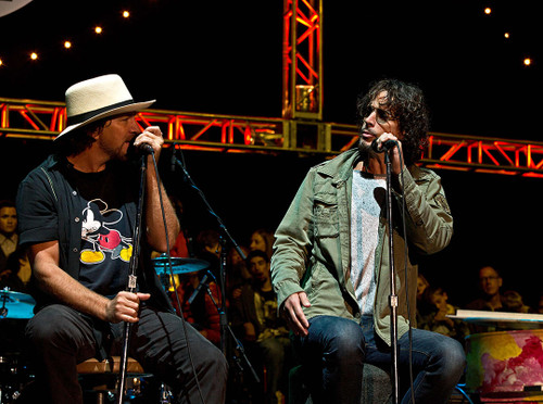 Eddie Vedder, Pearl Jam with Chris Cornell, 2014