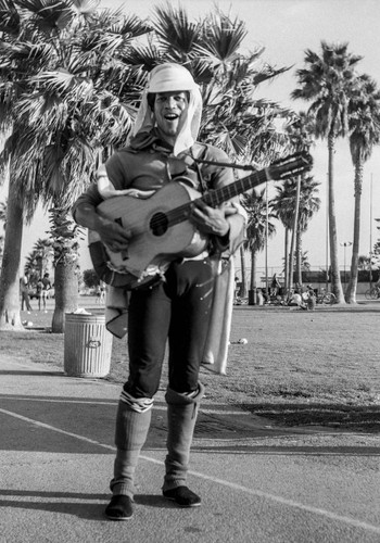 Harry Perry Photo by Rod Bradley