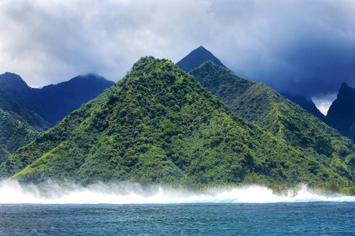 Muana by  Fabrice Henssens  | Scenic costal, tropical art photography on archival baryta paper from FATHOM Art Studio