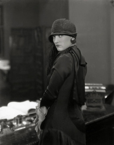Joan Crawford, Paris, 1925
