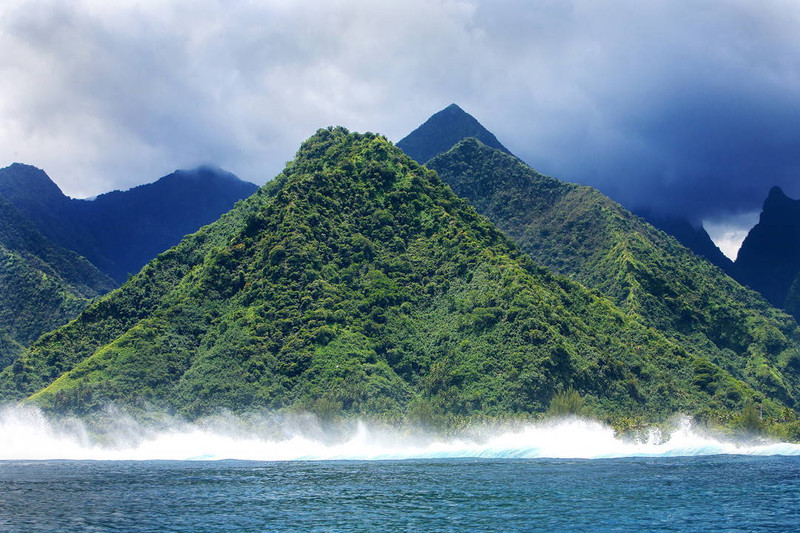 Muana by  Fabrice Henssens  | Scenic costal, tropical art photography on archival baryta paper from FATHOM Art Studio