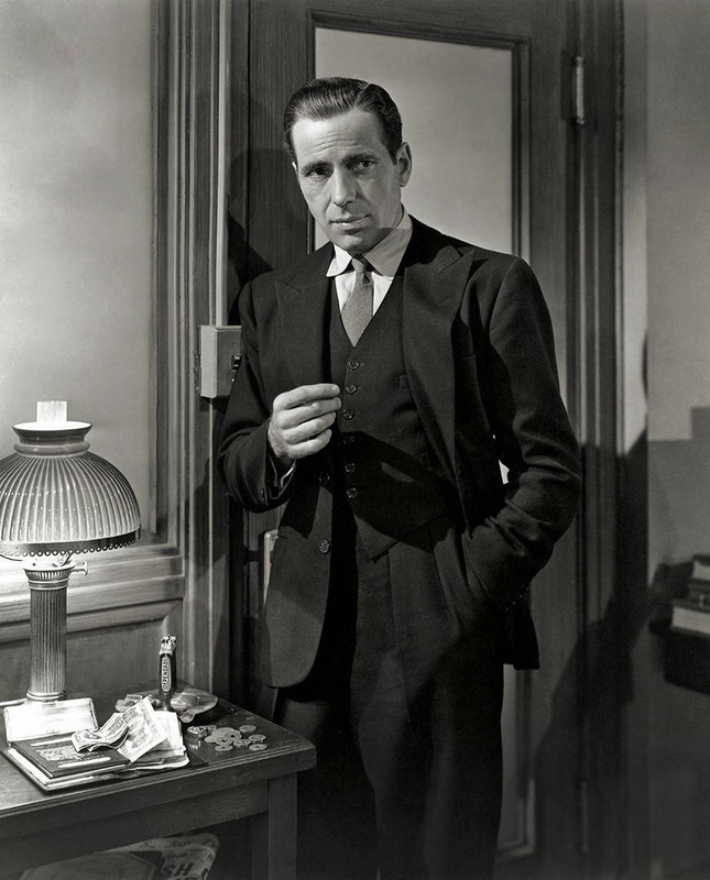 Scene still of Humphrey Bogart in Maltese Falcon, 1941
