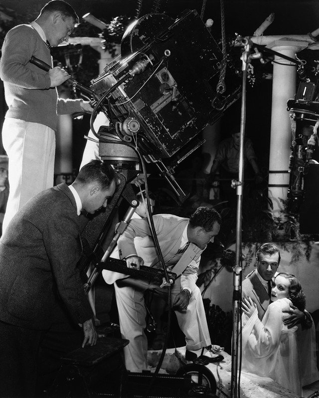 Production still of Marlene Dietrich, Gary Cooper, Desire, 1935