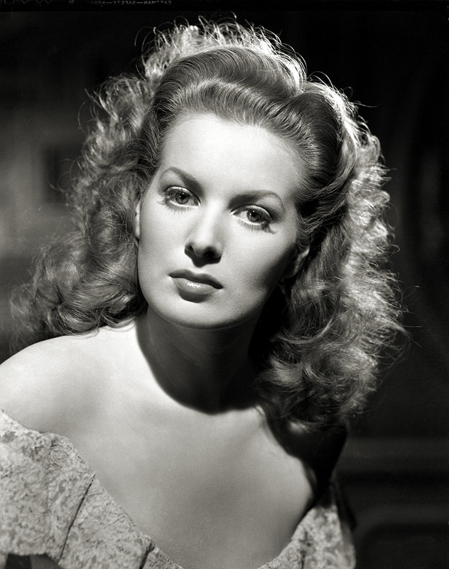 Beautiful portrait of Maureen O'Hara by Ernest Bachrach