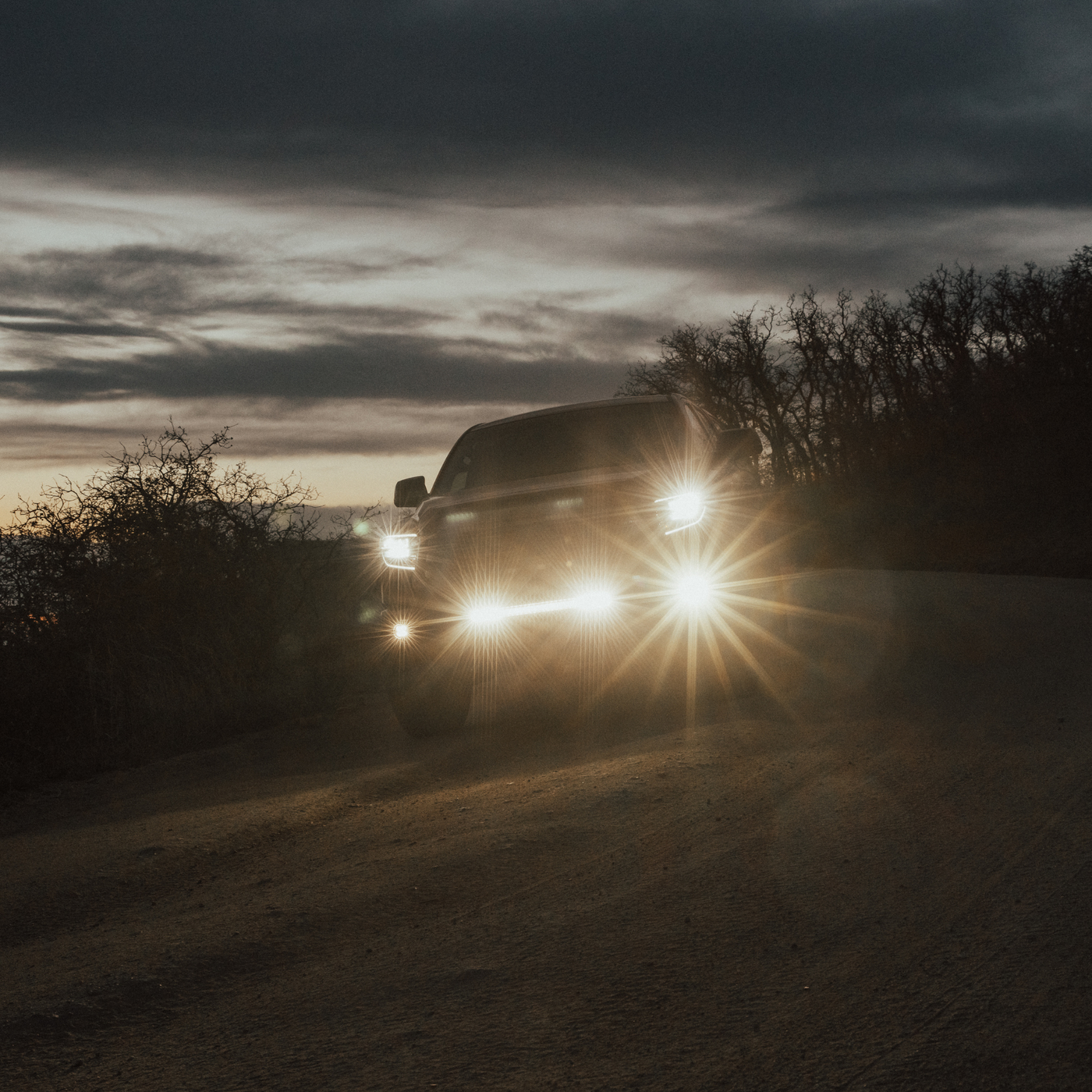 Image of Toyota Tundra - Behind The Grille - 30 Inch Light Bar - Clear Lens.