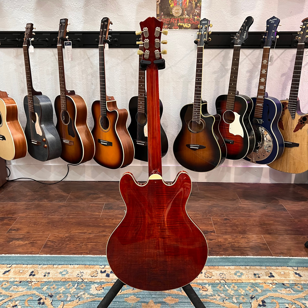 Eastman T486 セミアコースティックギター チェリーレッド Eastman T486 セミアコースティックギター チェリーレッド