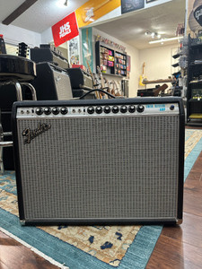 Fender '68 Custom Twin Reverb-Amp 2-Channel 85-Watt 2x12" Guitar Combo 2013 - Present - Black Fender '68 Custom Twin Reverb-Amp 2-Channel 85-Watt 2x12" Guitar Combo 2013 - Present - Black