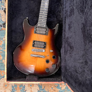 Guild Vintage M-80 Electric Guitar | 1980 | Sunburst Guild Vintage M-80 Electric Guitar | 1980 | Sunburst