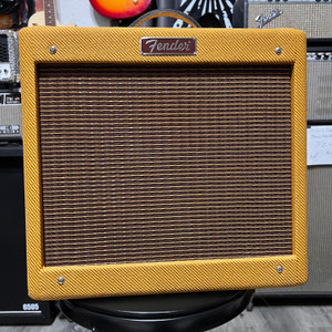 Fender Pro Junior IV 15-Watt 1x10" Guitar Combo - Lacquered Tweed