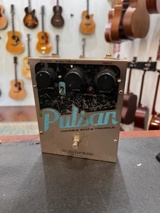 Electro-Harmonix Pulsar 2000s - Silver