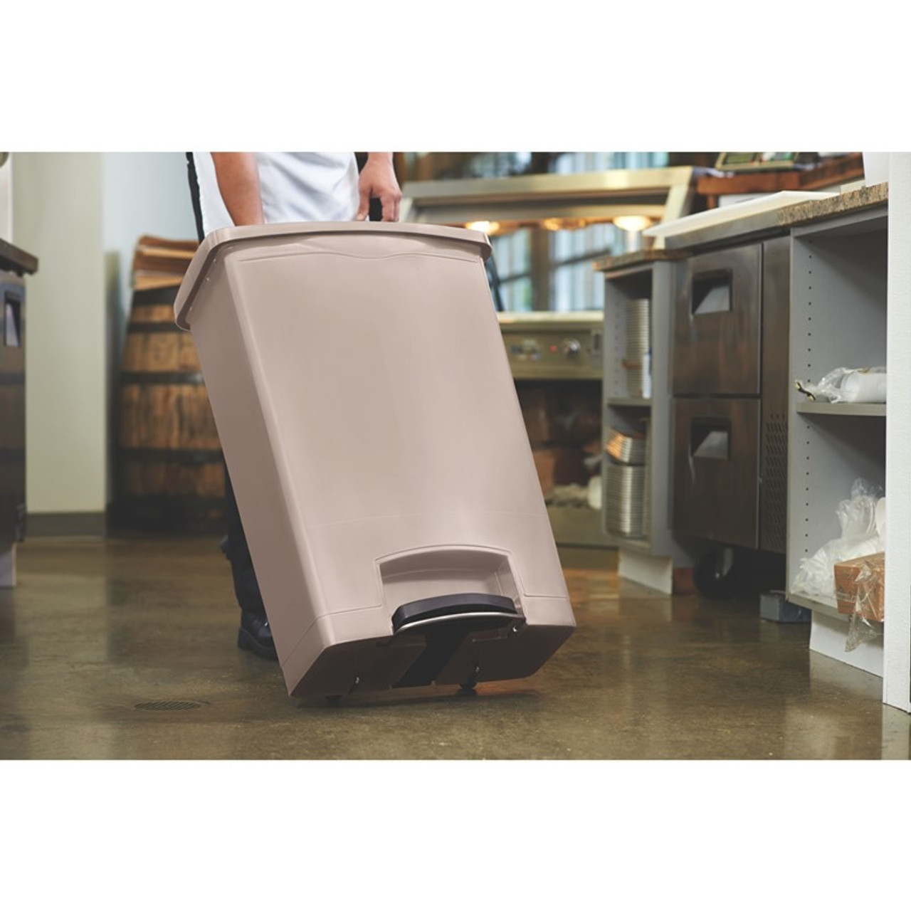 Rubbermaid Slim Jim Front Step Pedal Bin - 90 Ltr - Beige
