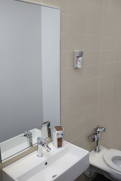 Rubbermaid Microburst 3000 LumeCel Dispenser - Chrome Rubbermaid Microburst 3000 LumeCel Dispenser - Chrome