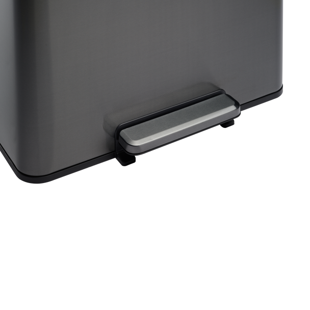 Close-Up of Rubbermaid Elite Dual Stream Foot Pedal