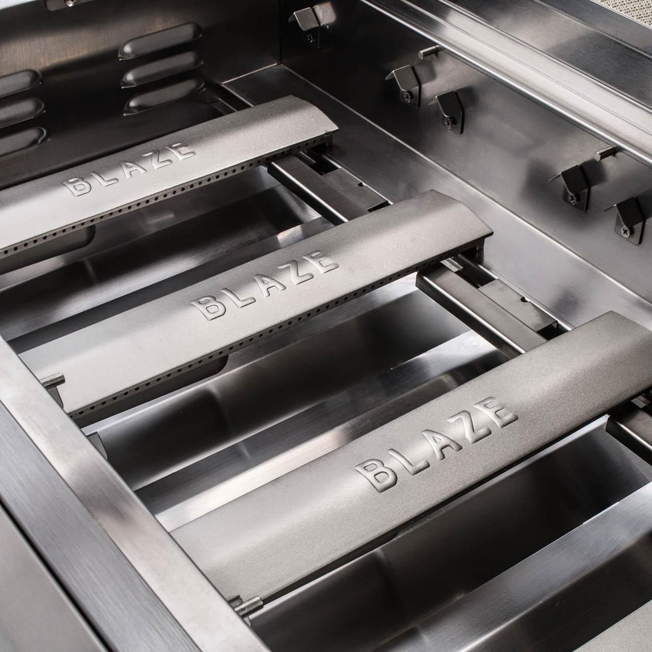 Open Box Blaze Premium LTE - 40-Inch 5-Burner Built-In Grill - Natural Gas With Grill Lights - BLZ-5LTE2-NG-OB