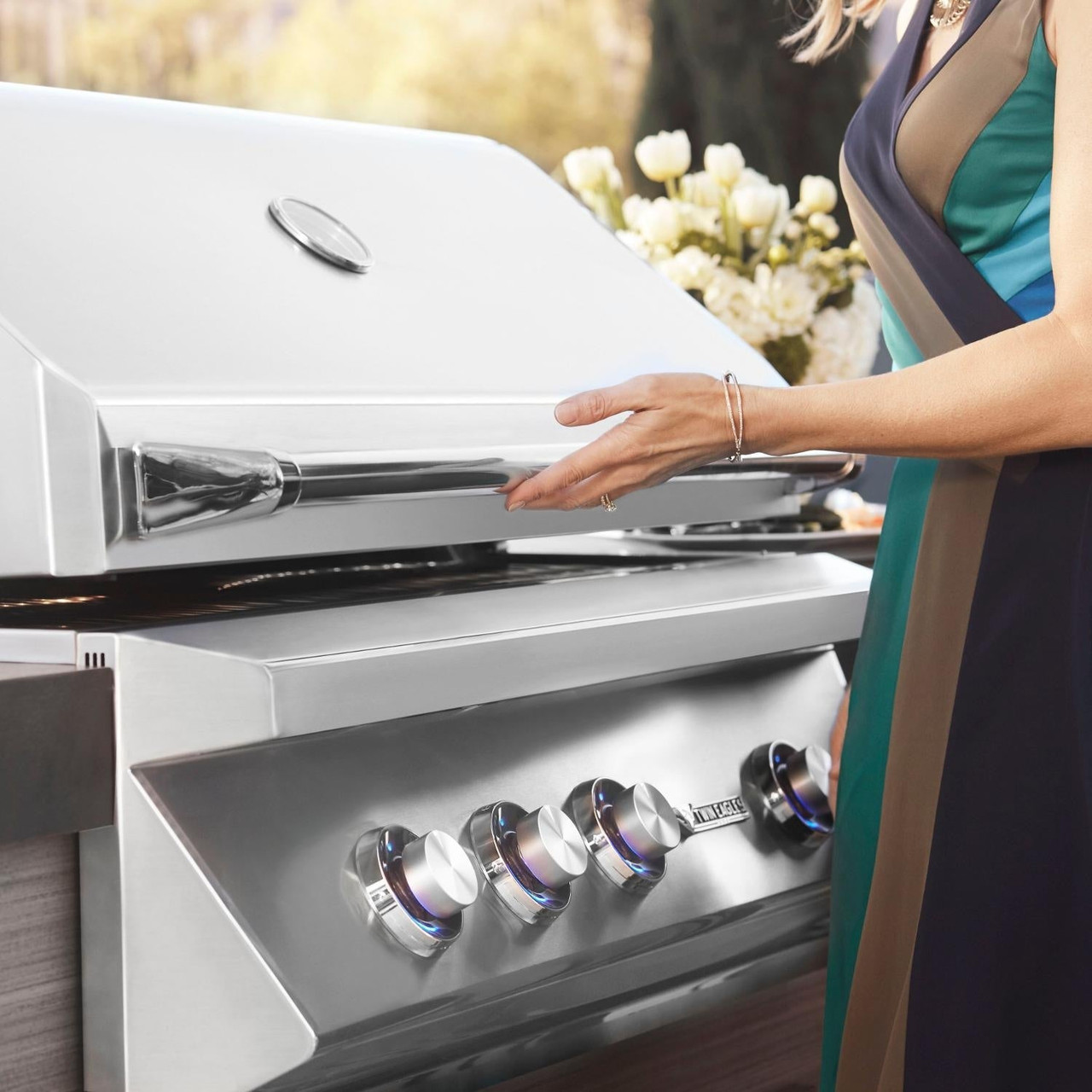 Twin Eagles 42-Inch 3-Burner Built-In Grill - Liquid Propane Gas - TEBQ42G-CL-OB