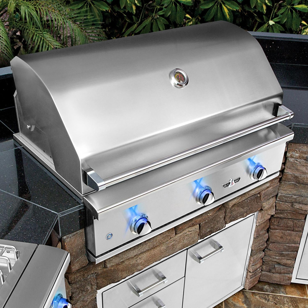 Delta Heat - 38-Inch 3-Burner Built-In Grill - Natural Gas - DHBQ38G-DN