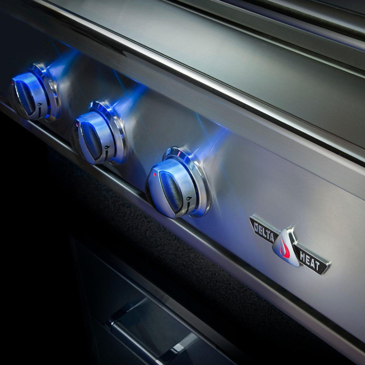 Delta Heat - 32-Inch 3-Burner Built-In Grill - Liquid Propane Gas - DHBQ32G-DL