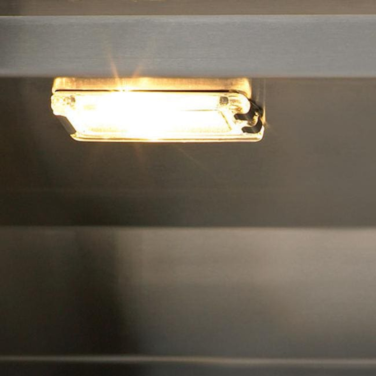 Delta Heat - 32-Inch 3-Burner Built-In Grill - Liquid Propane Gas - DHBQ32G-DL