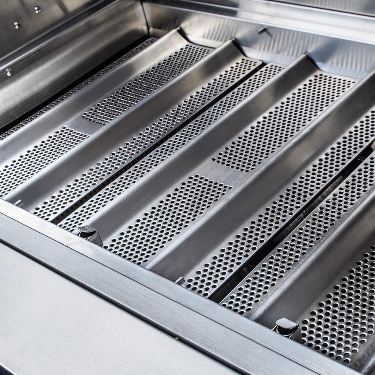 Blaze Professional LUX - 34-Inch 3-Burner Built-In Grill - Liquid Propane Gas with Rear Infrared Burner - BLZ-3PRO-LP