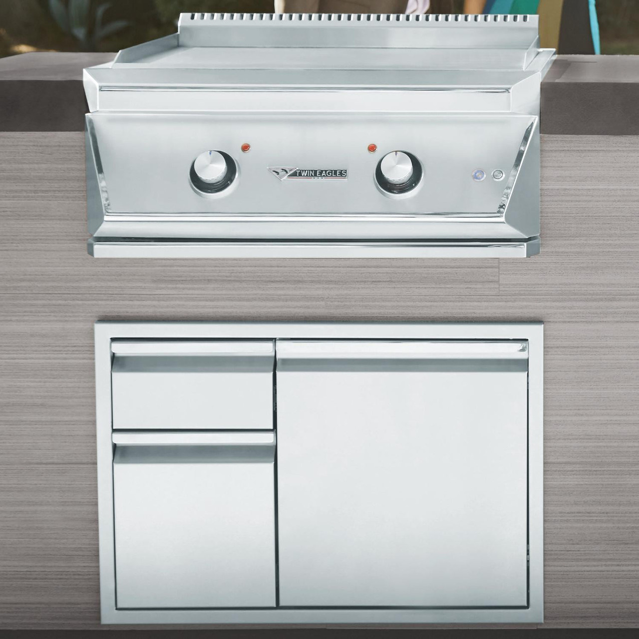 Twin Eagles TETG30-CL Liquid Propane Gas with Cover and Double Side Burner - PCKG1-TETG30-CL