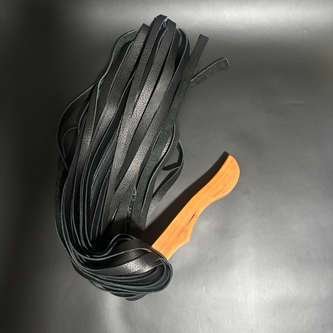 Full size flogger 