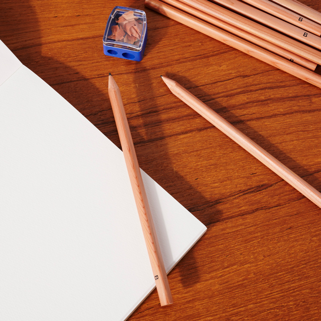 Kitaboshi Triangle Pencil B Set with Sharpener