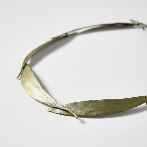 Bronze Eucalyptus 6 Leaf Collar
