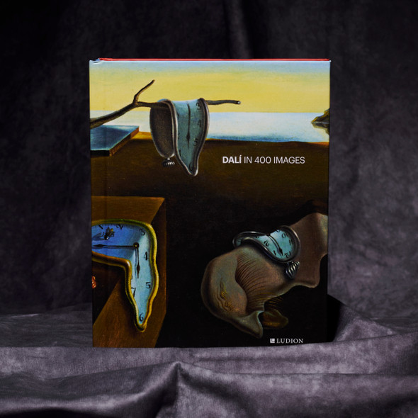 Dalí in 400 images