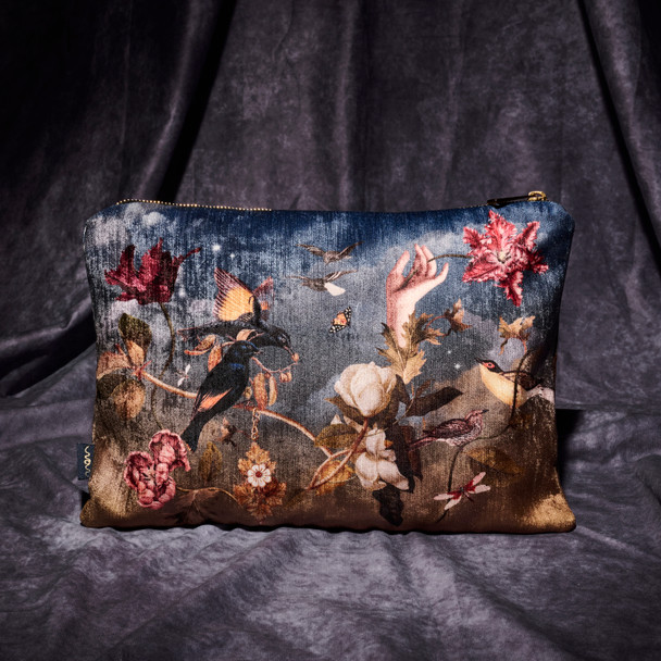 Eden Velvet Clutch by Muzaluci