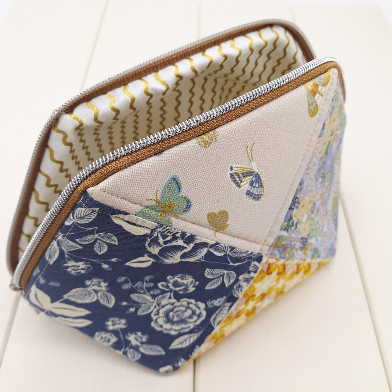 CRISS CROSS POUCH Kit , Golden Blues