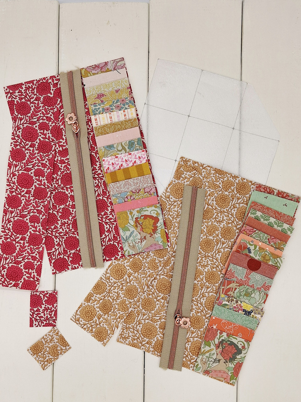 CRISS CROSS POUCH Kit , Golden Blues