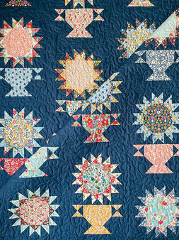 CHRYSANTHEMUMS Quilt Paper Pattern by Nicola Dodd from CAKE STAND QUILTS - ELEGANTE VIRGULE CANADA