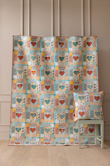 TILDA VILLAGE LIFE, Heart of the Village Quilt KIT - Rust / Teal - Elegante Virgule Canada