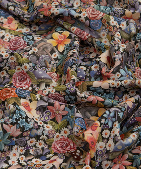 LIBERTY OF LONDON - CURIOUS LAND C in Black, 100% Cotton Tana Lawn, Per Half-Meter. Elegante Virgule Canada, Canadian Fabric Quilt Shop, Liberty Fabrics in Canada, Liberty Fabrics in USA, Quilting Shop