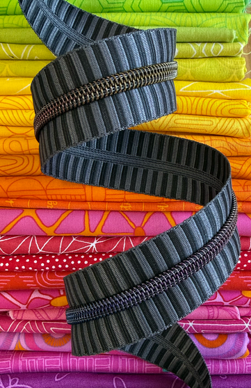 SASSAFRAS, Wide Black & Grey Stripe Zipper Tape #5 with Iridescent teeth - ELEGANTE VIRGULE CANADA