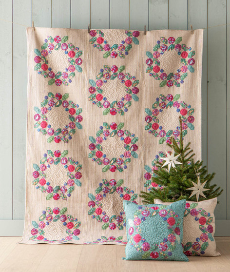 TILDA HIBERNATION, Berry Wreath Quilt kit in RED / SAGE - Elegante Virgule Canada