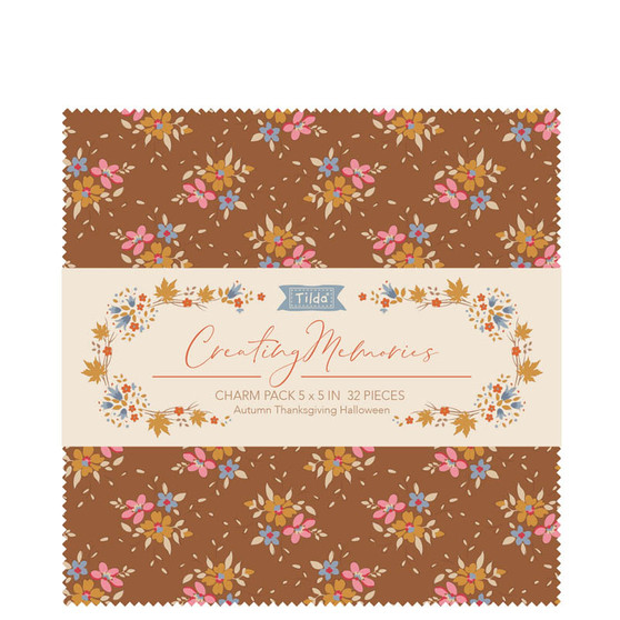 TILDA CREATING MEMORIES, Charm Pack 32 pcs 5" x 5" (12,5 x 12,5 cm) - AUTUMN - Elegante Virgule Canada