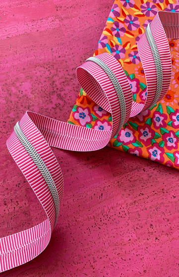 SASSAFRAS LANE DESIGNS, Pink Stripe Zipper Tape with Nickel teeth - Sold by the yard (91 cm) - ELEGANTE VIRGULE CANADA