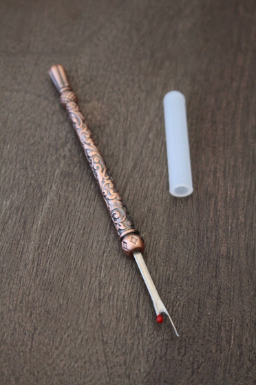 Metal Vintage Engraved Seam Ripper in Antique Copper - NNK Never Not Knitting, ELEGANTE VIRGULE CANADA