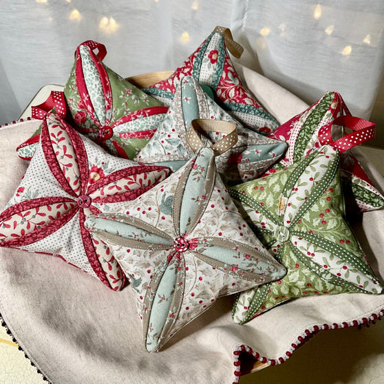 Atelier d&#39;ornementation de vitraux de cathédrale - Elegante Virgule Canada