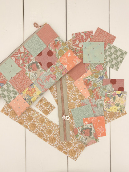 Zipper Pouch Kit in TILDA Songbird Red - Elegante Virgule Canada, Canadian Fabric Quilt Shop, Montreal, Quebec, Quilting Cotton