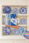 TILDA SOMETHING BLUE Mélangeurs, bordures, étiquettes et ornements, lot de 12 tissus FQ