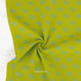 FABLEISM, Meadowsuédoise, Mini roses dans l'herbe ensoleillée (Jacquard RÉVERSIBLE) - au demi-mètre